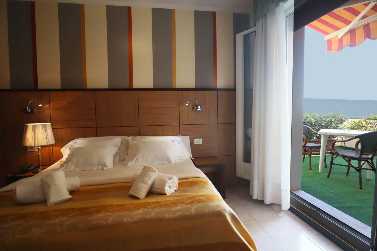 Hotel Righetto Fronte Mare Cavallino-Treporti Exterior photo